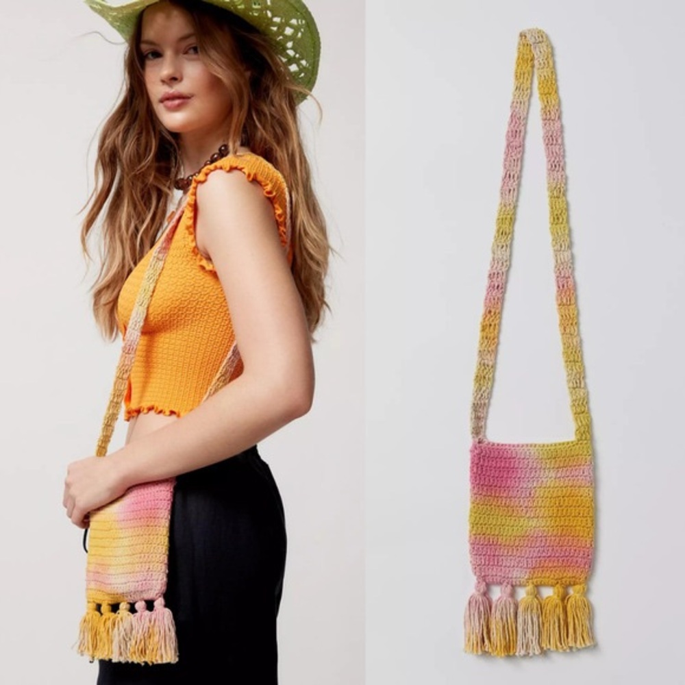 URBAN OUTFITTERS MINI WOVEN CROSSBODY